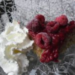 Mazarinkaka med hallontäcke - Baka Sockerfritt