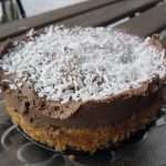 Mjuk cashewkaka med chokladtopping - Baka Sockerfritt