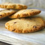 Chocolate chickpea cookies - Baka Sockerfritt