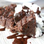 Chokladdadelkaka med hasselnöt - Baka Sockerfritt