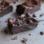 Chocolate chip vegan brownie - Baka Sockerfritt
