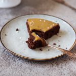 Salted caramel chokladkaka - Baka Sockerfritt