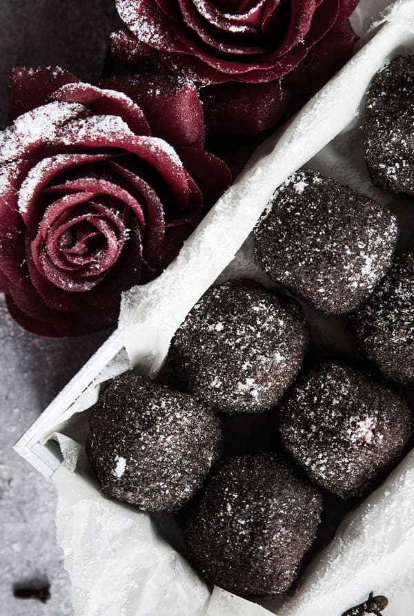 Gästrecept - Julens godaste pepparkaksbollar (raw) - Baka Sockerfritt
