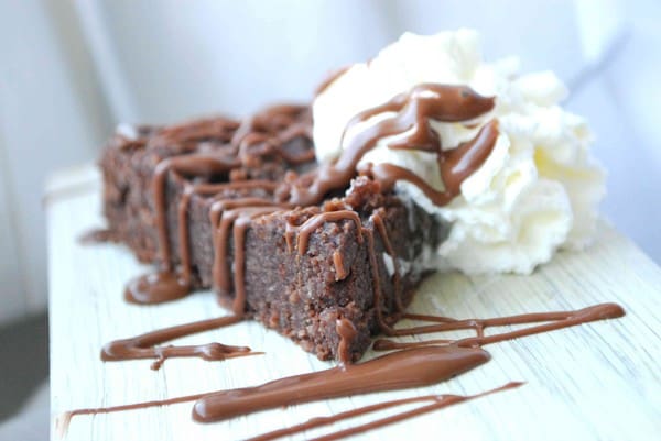 Kladdkaka med smak av hasselnöt - Baka Sockerfritt