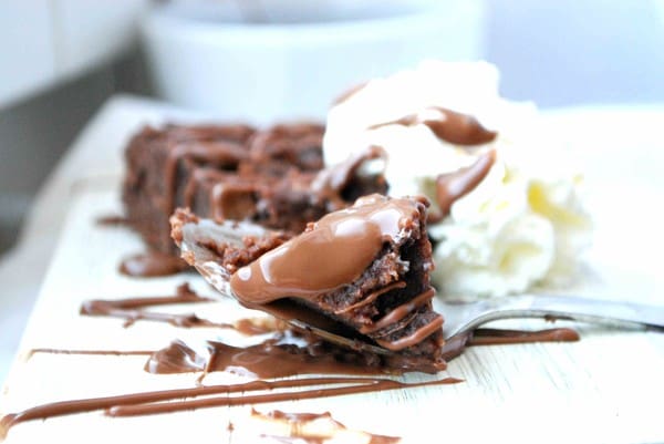 Kladdkaka med hasselnöt - Baka Sockerfritt