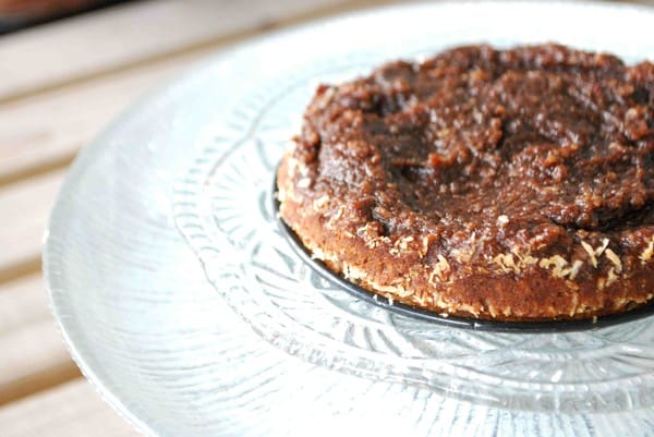 Chokladdadelkaka med hasselnöt - Baka Sockerfritt