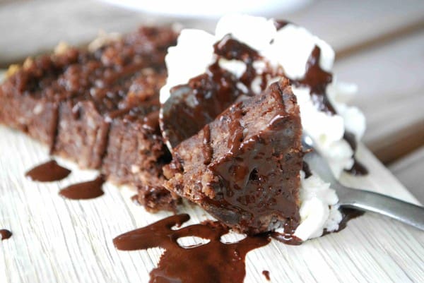 Chokladdadelkaka med hasselnöt - Baka Sockerfritt