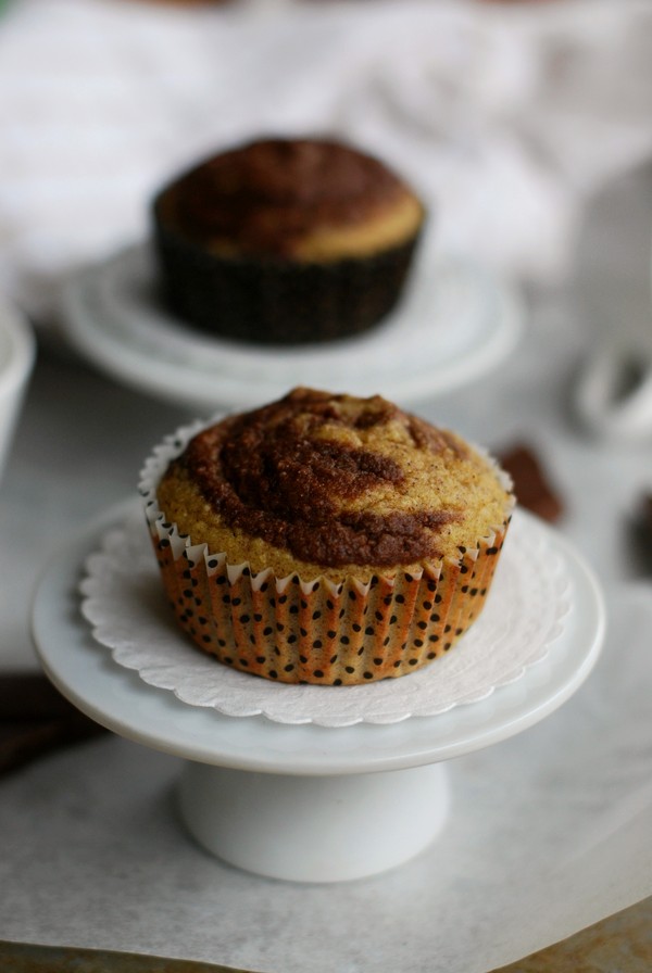 Pumpkin chocolate swirl muffins - Baka Sockerfritt