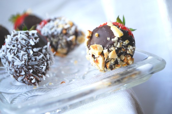Chocolate covered strawberries - Baka Sockerfritt