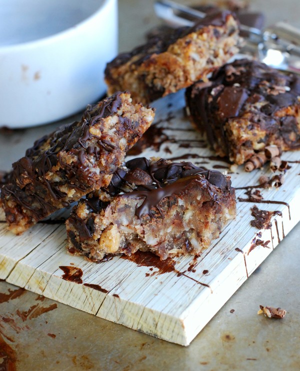 Chocolate chip peanut butter blondies (glutenfritt, utan tillsatt socker) - Baka Sockerfritt