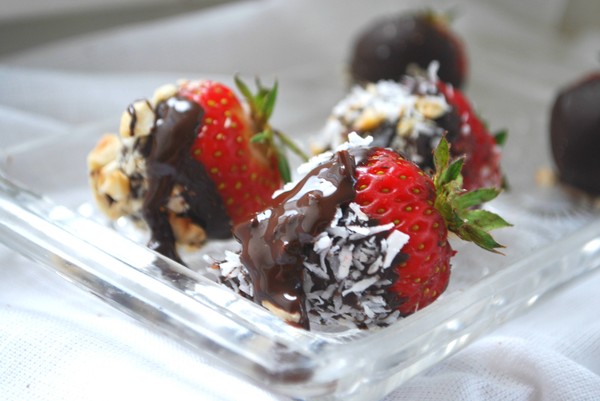 Chocolate covered strawberries - Baka Sockerfritt