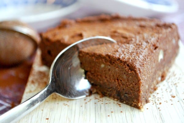 Healthy No bake Chocolate cashew cake - Baka Sockerfritt