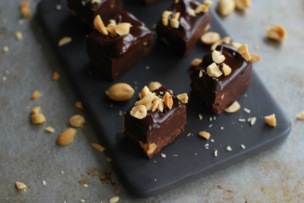 Chokladfudge med nötsmör - Baka Sockerfritt