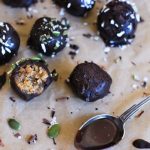 Jordnötsfyllda chokladtryfflar - Baka Sockerfritt