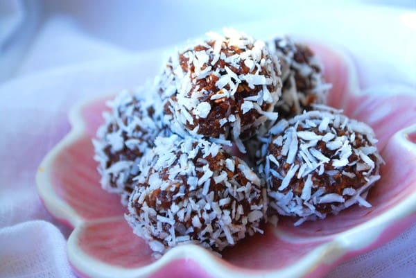 Chokladbollar med kokosolja - Baka Sockerfritt