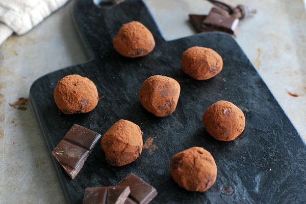 Ätbar födelsedagspresent - Chokladtryfflar, utan tillsatt socker - Baka Sockerfritt