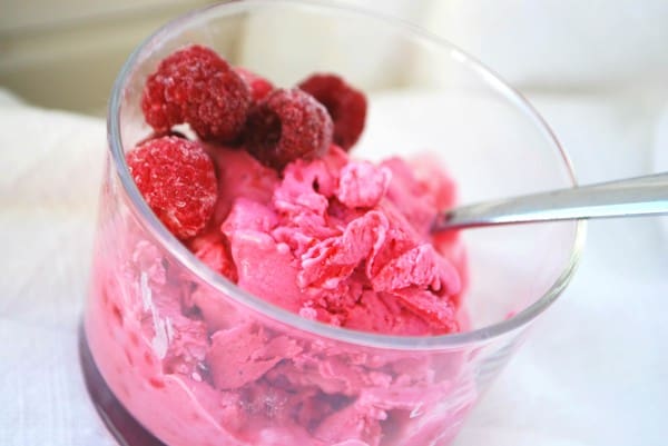 Hallonyoghurtglass - Baka Sockerfritt