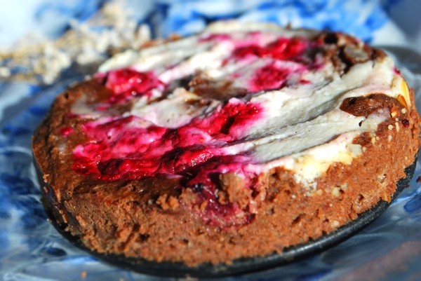 Raspberry chocolate brownie - Baka Sockerfritt