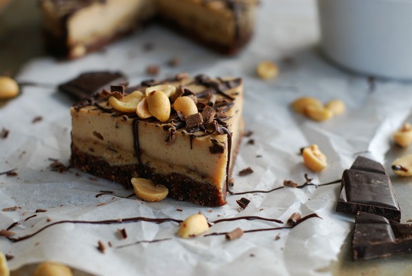 Vegansk Snickerstårta - Baka Sockerfritt