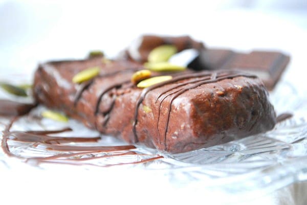 Hemmagjord questbar med choklad och pumpafrö - Baka Sockerfritt