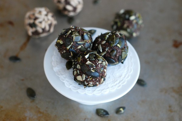 Älskade chokladbollar (low carb, utan nötter/mandlar) - Baka Sockerfritt