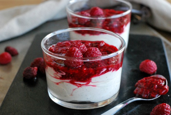 Cheesecakedessert med hallon - Baka Sockerfritt