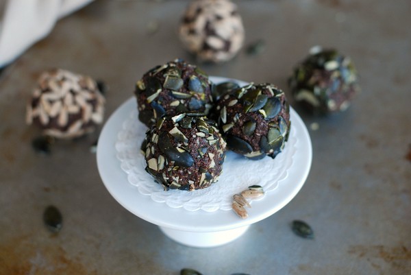 Älskade chokladbollar (low carb, utan nötter/mandlar) - Baka Sockerfritt