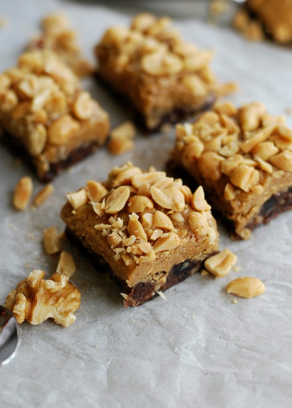 Choklad- och jordnötsrutor, no bake - Baka Sockerfritt