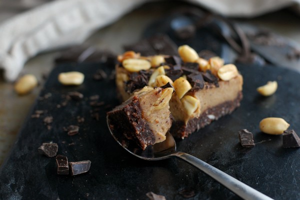Vegansk snickerskaka, no bake - Baka Sockerfritt
