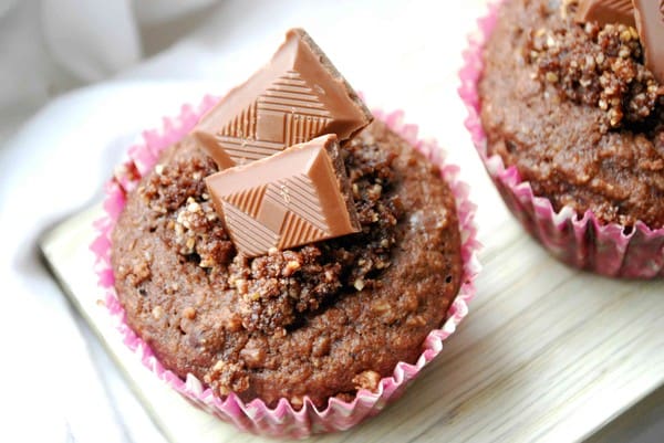 Chokladmuffins med hasselnötsfyllning - Baka Sockerfritt