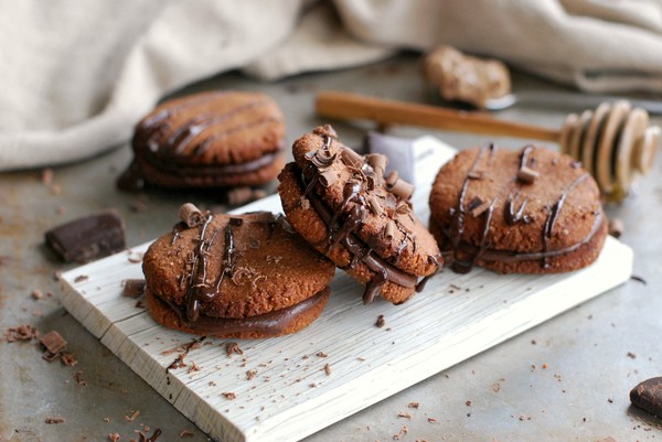 Double chocolate honey cookies - Baka Sockerfritt