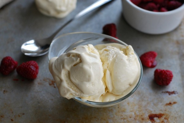 Nyårsdessert - Krämig lakritsglass med brynt smör! - Baka Sockerfritt