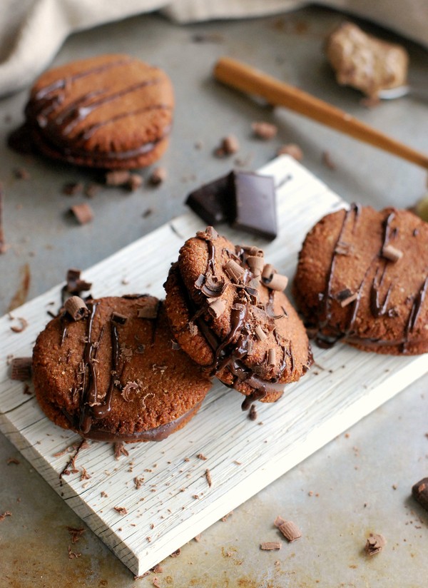 Honungskakor med choklad och mandelfyllning - Baka Sockerfritt