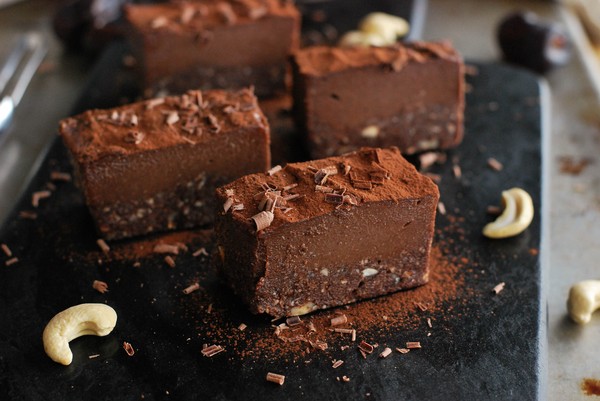 No bake chokladfudgedessert - Baka Sockerfritt