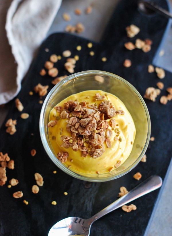 Saffransyoghurt med havrefras - Baka Sockerfritt