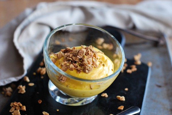 Saffransyoghurt med havrefras - Baka Sockerfritt
