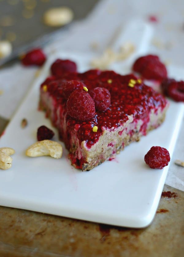 Vaniljcheesecake med hallon (no bake) - Baka Sockerfritt