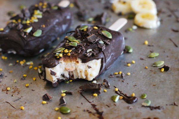 Chokladdoppad glass med karamell - Baka Sockerfritt