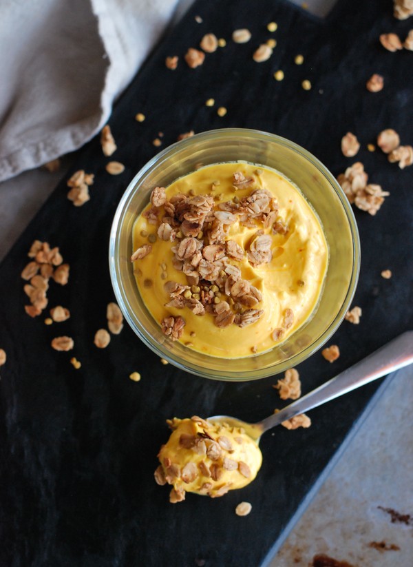 Saffransyoghurt med havrefras - Baka Sockerfritt