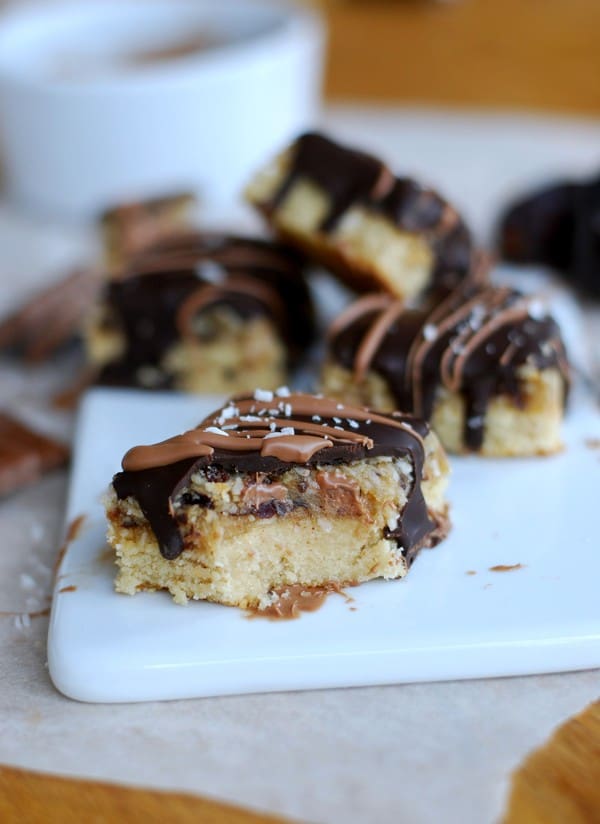 Chokladtäckta kokosbitar (glutenfria, utan tillsatt socker) - Baka Sockerfritt