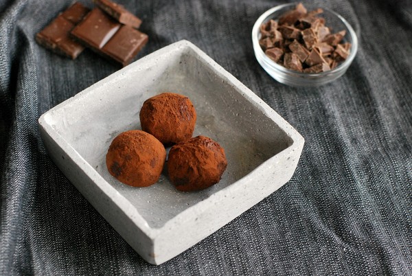 Mumsiga chokladtryfflar (utan tillsatt socker) - Baka Sockerfritt