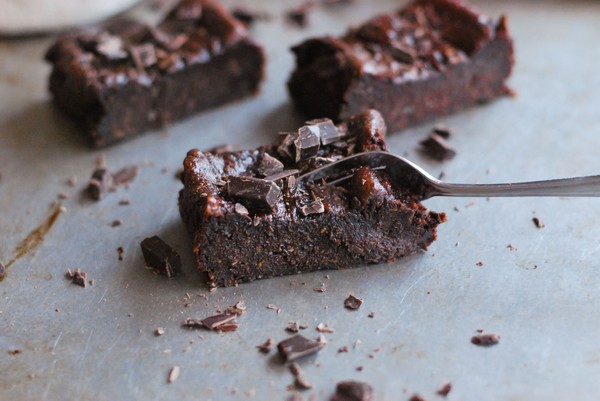 Chocolate chip vegan brownie - Baka Sockerfritt