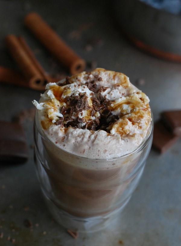 Varm choklad med pepparkakssmak - Baka Sockerfritt