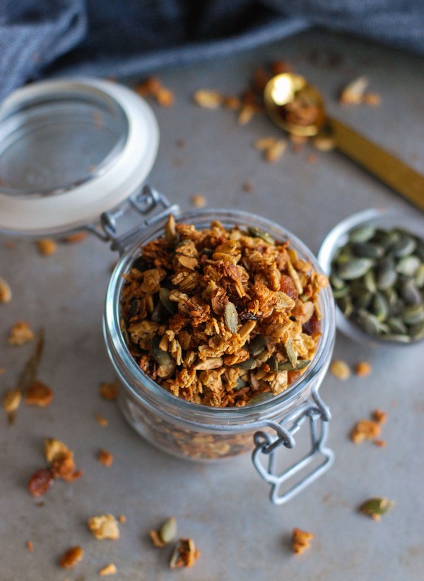 Pepparkaksgranola (nötfri) - Baka Sockerfritt