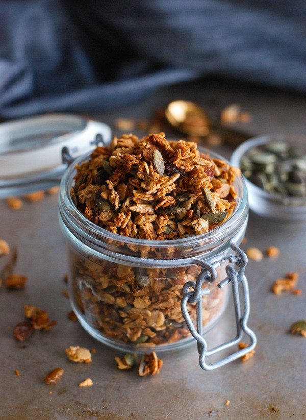 Pepparkaksgranola (nötfri) - Baka Sockerfritt