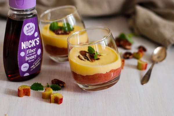 Rabarberdessert med vaniljkräm - Baka Sockerfritt