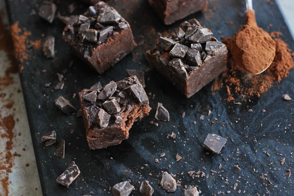 Lättgjorda Chocolate chip cookie dough fudge - Baka Sockerfritt