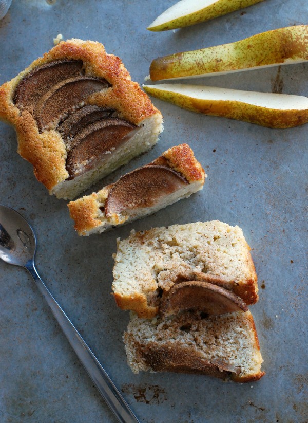 Glutenfri päronkaka med mandel - Baka Sockerfritt