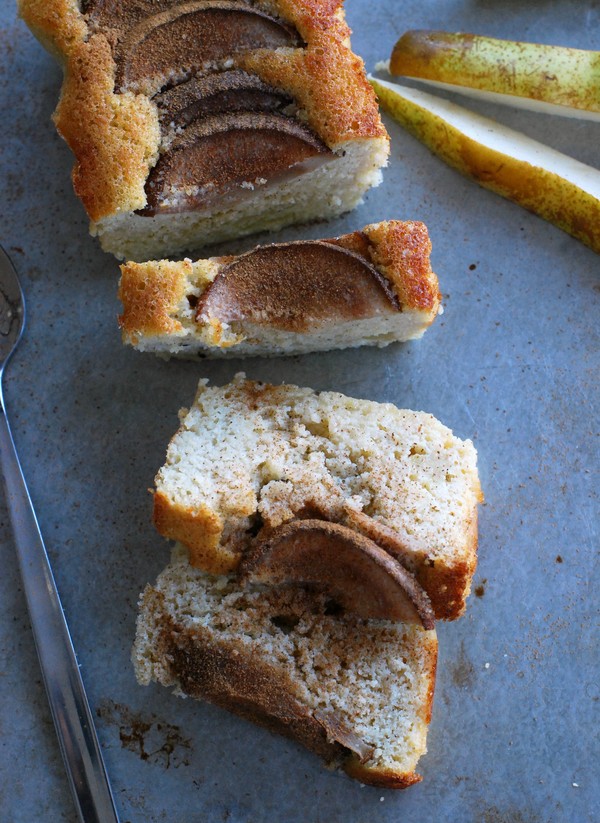 Glutenfri päronkaka med mandel - Baka Sockerfritt