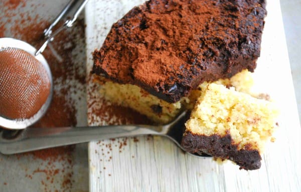 Hälsosam mazarinkaka med krämigt chokladöverdrag - Baka Sockerfritt